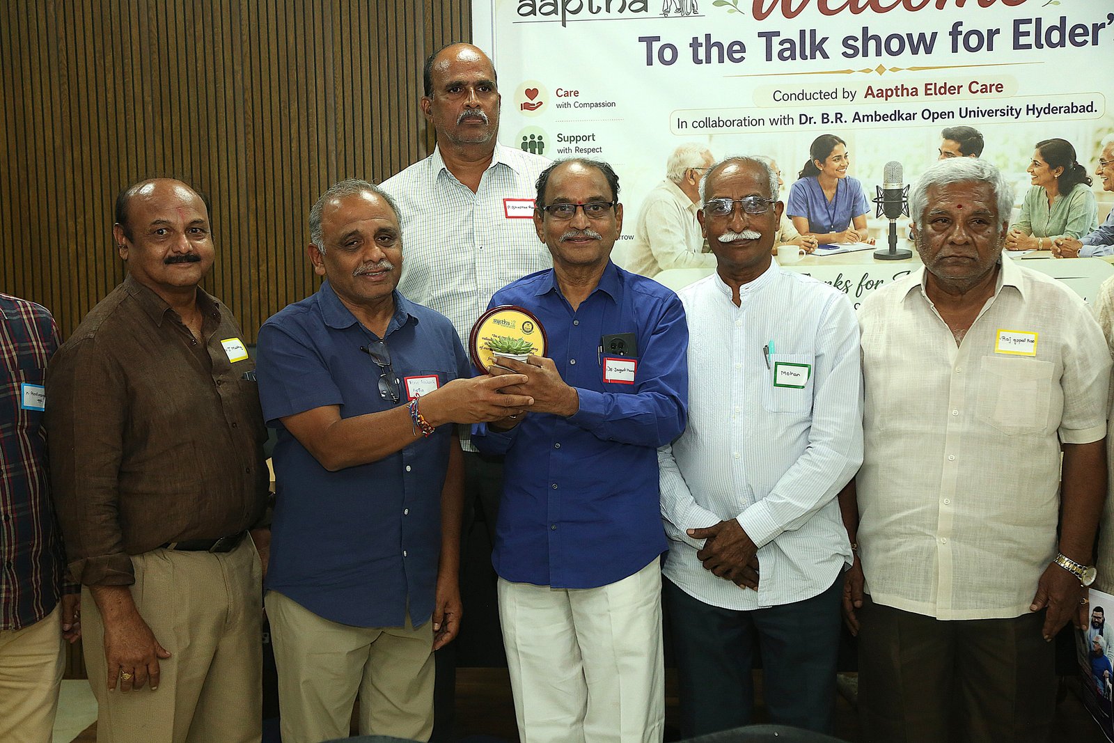 Receiving momento from the founder Aaptha Elder Care.JPG